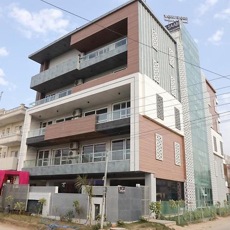 Vaabi Saabi Hotel Gurgaon Exterior photo